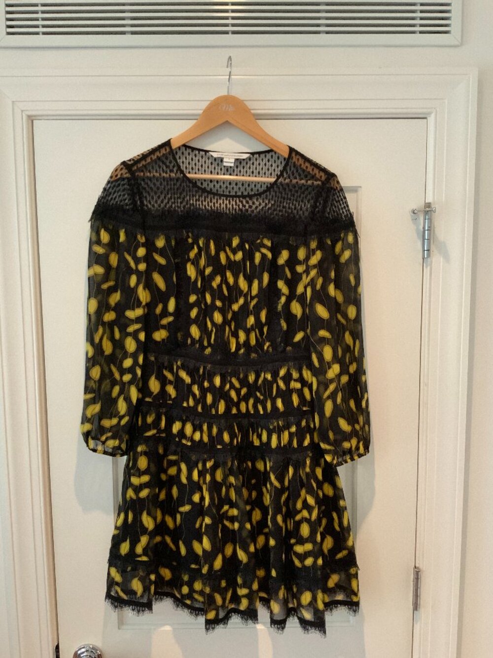 Diane Von Furstenberg DVF Jamie Silk Lace Dress Black Yellow Size 6